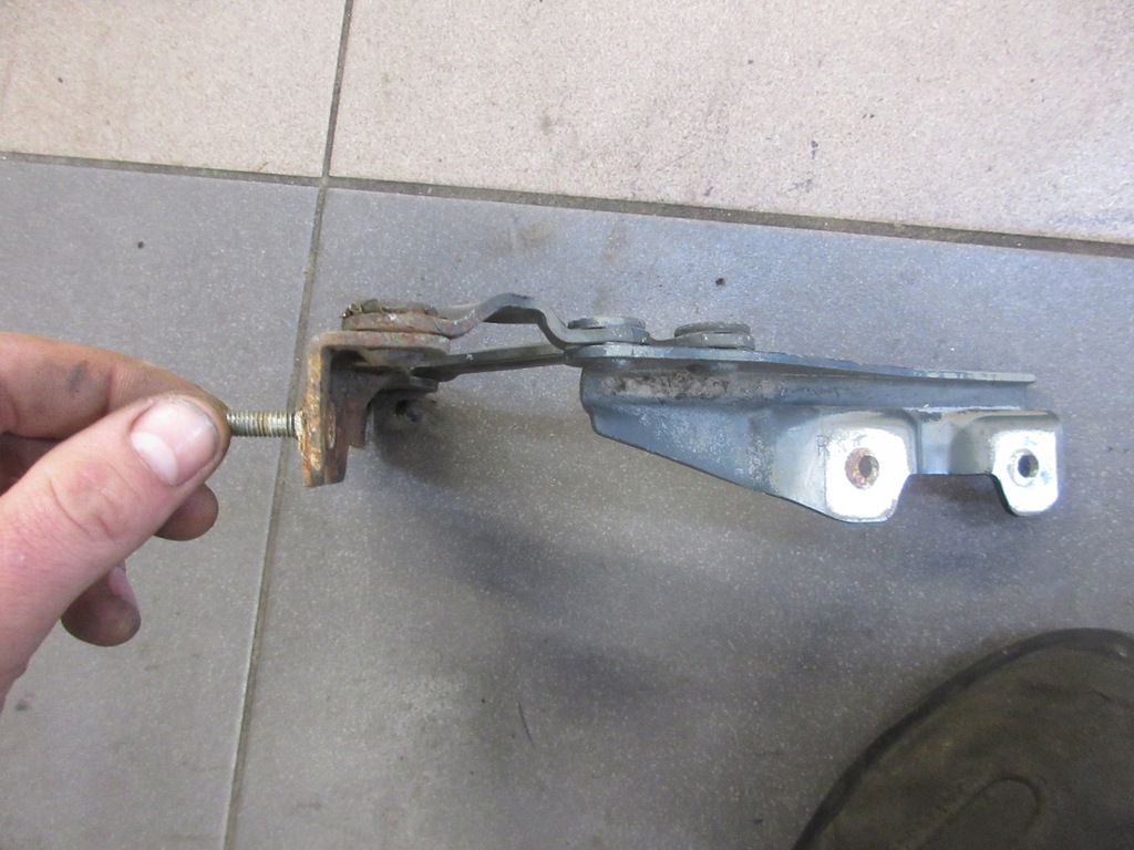 фото №8, Петля петли крышки багажника задняя правый левый ford mustang iv gt 93-99