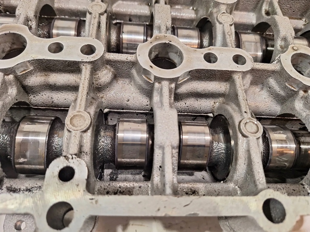 фото №8, Валы распределительного вала крышка 55184358 fiat croma ii 1.9mjet 05-