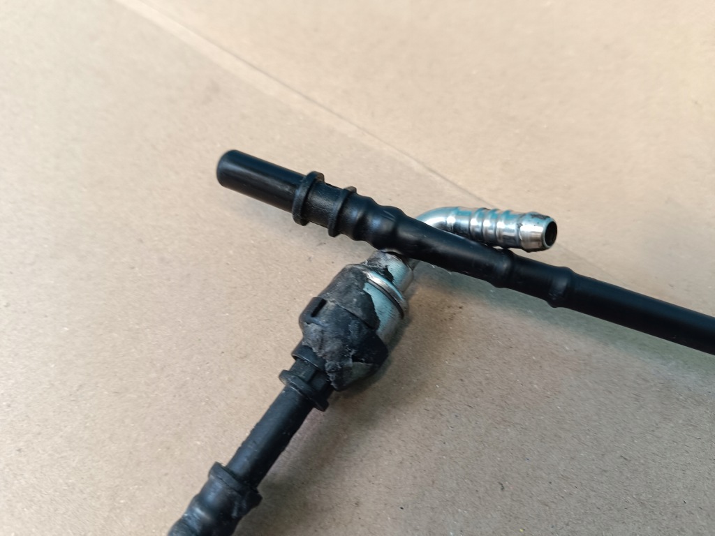 фото №2, Seat leon 4 iv fr combi 2.0 tdi 110kw 2021 r шланг топлива 5wa200059