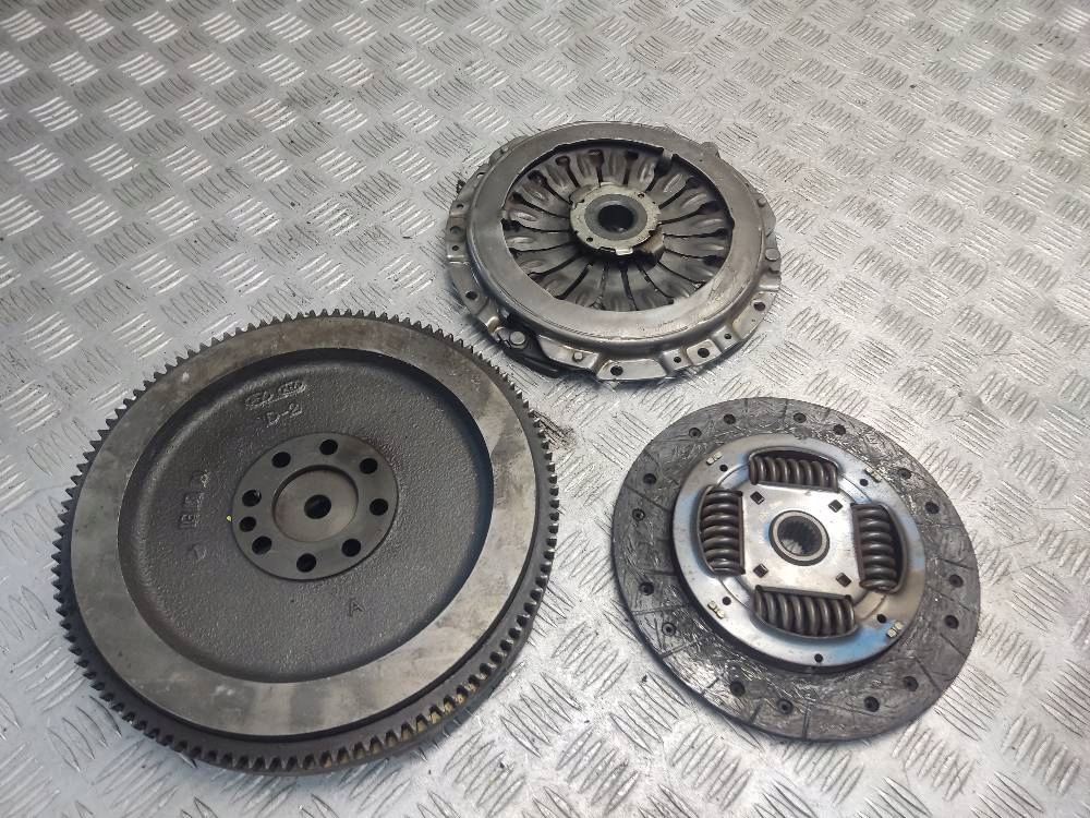 фото №1, Полный сцепление диск прижим trajet 2.0 crdi