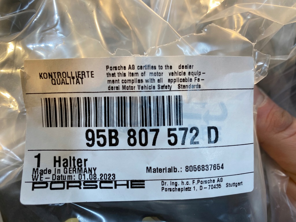 фото №10, Porsche macan 95b кронштейн напрямна бампера правий задня 95b807572d