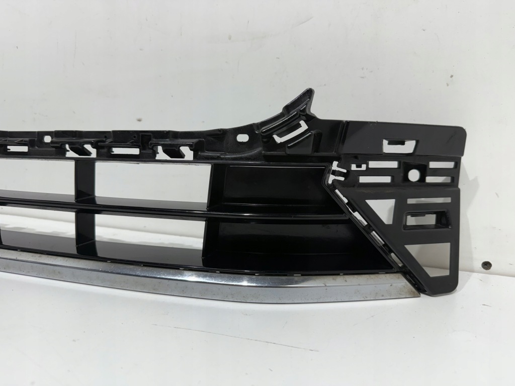 Volkswagen arteon 3g8 r-line решётка средняя перед в Украине