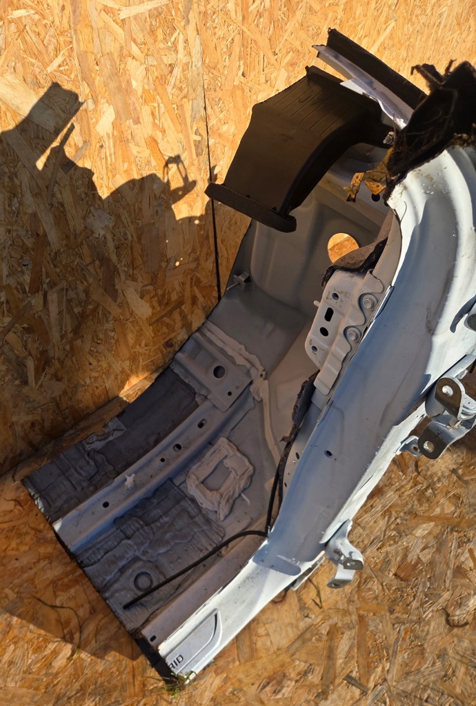 фото №2, Toyota corolla cross 2022- четверть правая перед