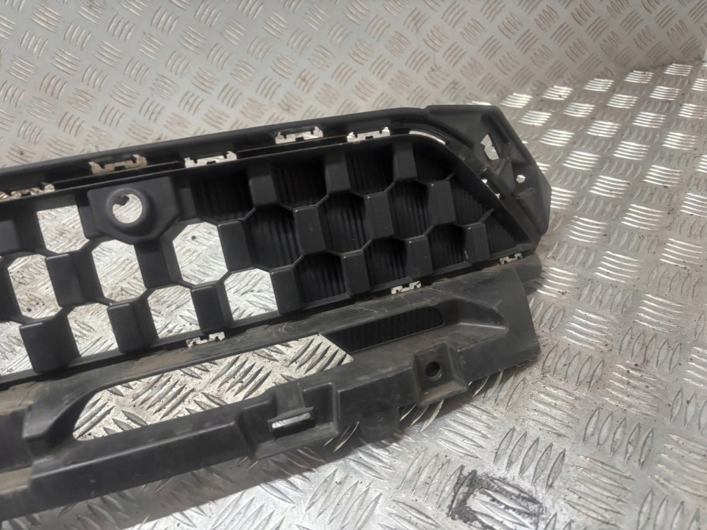 фото №5, Решітка бампера перед renault austral r-line 622a73423r