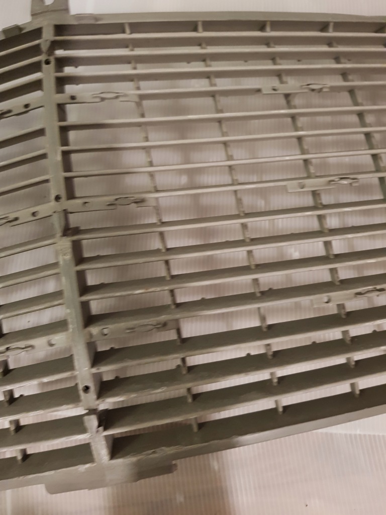 Решітка решітка mercedes w123 Зі Шроту