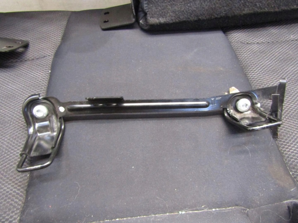 Сиденья задние заднее сиденье задняя защёлки поперечина крепления qashqai ii j11 Киев