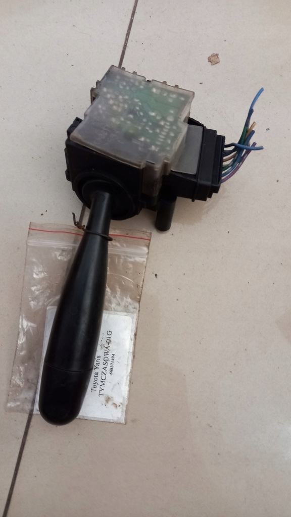 фото №1, Переключатель toyota yaris 99r