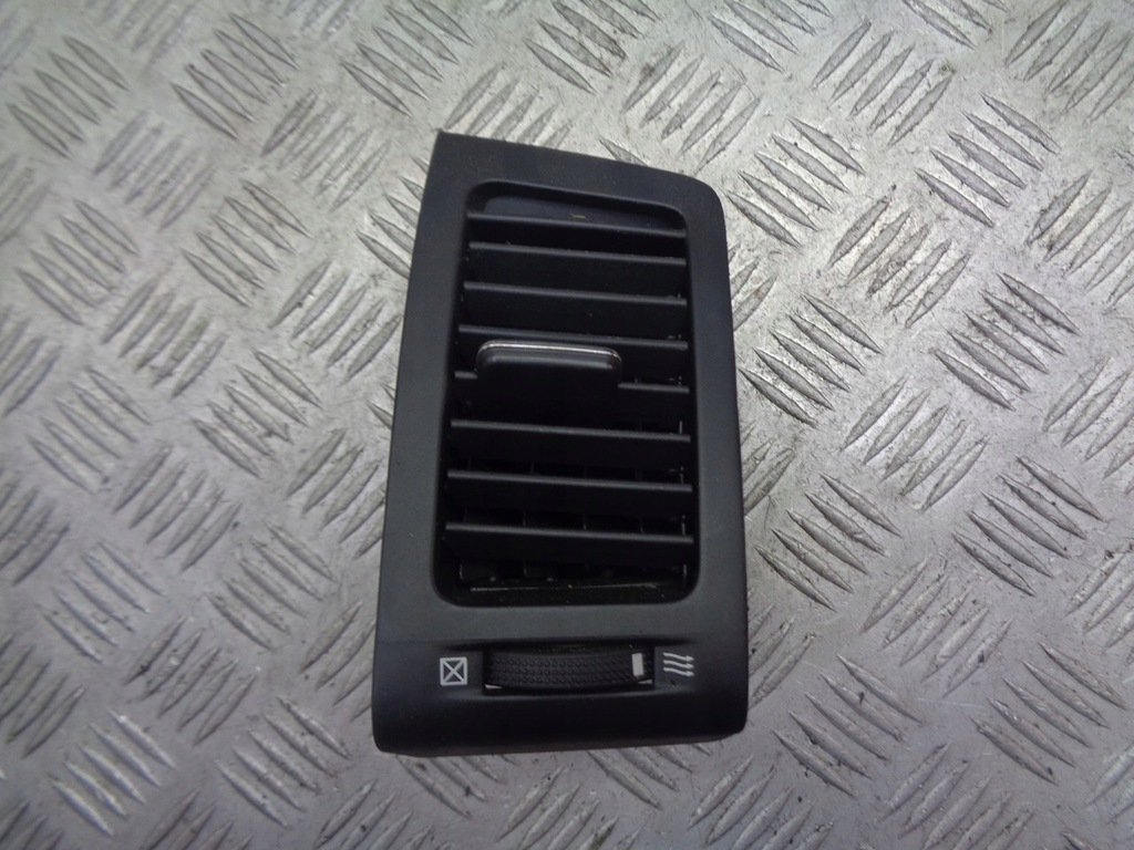 фото №1, Решітка обдув середня ліва corolla verso