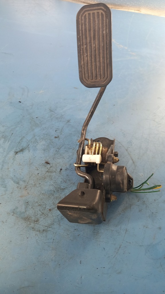 фото №1, Потенціометр газу toyota previa 01r 2.0d