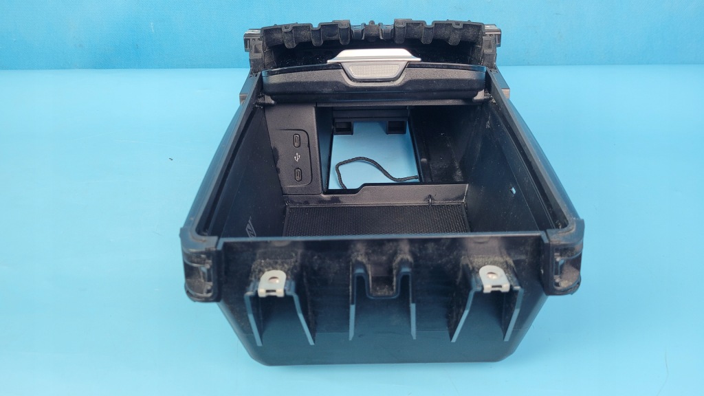 Mercedes eqe w295 350+ 23r бардачок консоли центральной a2976809706 Цена