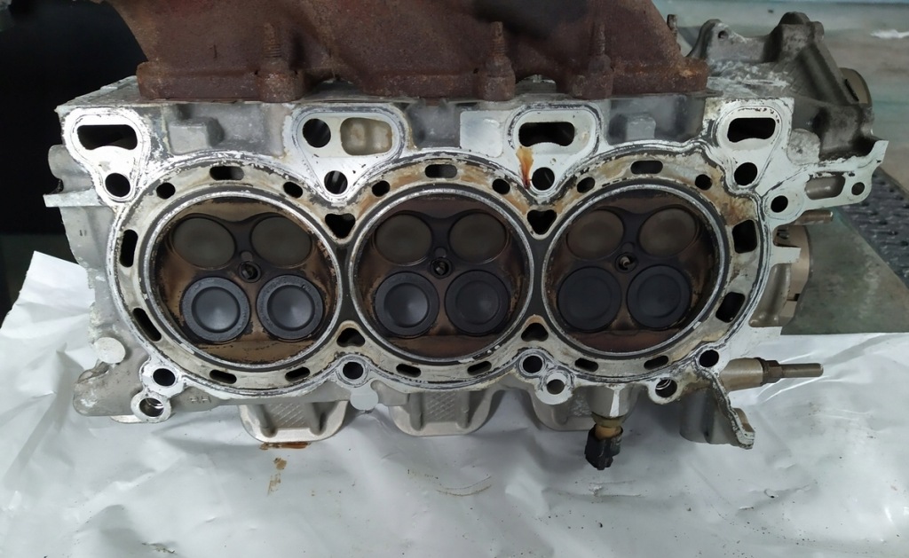 Головка права ford mustang 3,7 v6 rfdg1e-6090-aa Київ