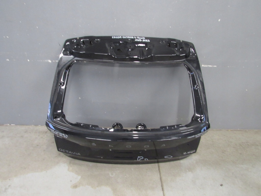 фото №1, Skoda octavia 4 kombi крышка багажника задняя 2019-2023