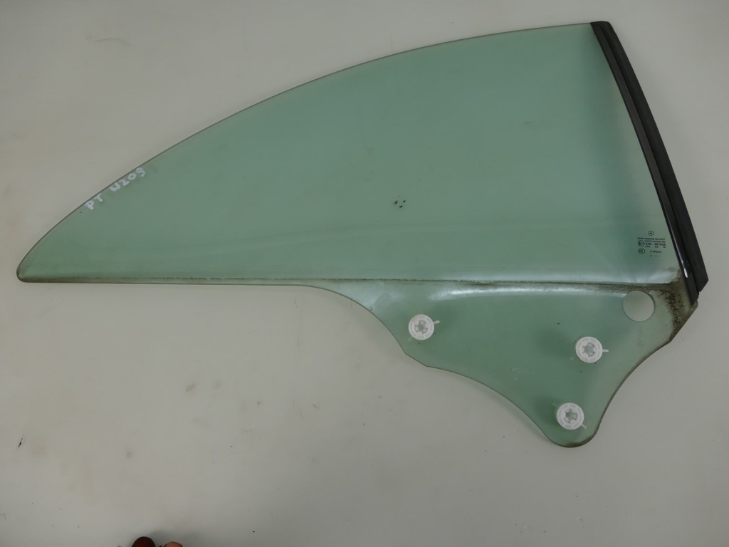 фото №1, Mercedes w209 c209 lif стекло кузовная правый задняя