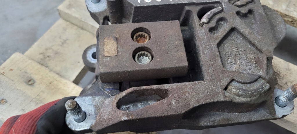 фото №6, A6 c7 4g кронштейн подушка кронштейн коробки 3.0 tdi a6 c7 4g