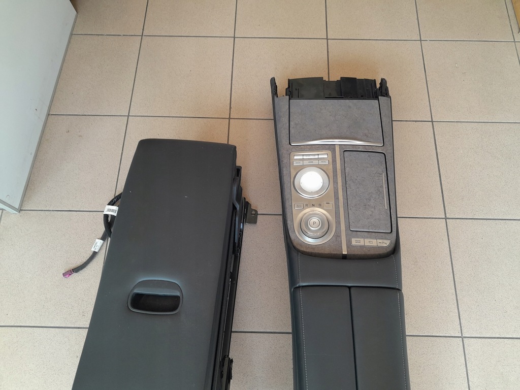 фото №15, Genesis g80 ii 2021- ev шторка обшивка багажника полка багажника обшивка