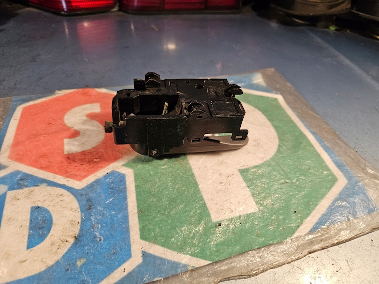 фото №4, Ручка внутренняя правая p/t nissan almera n16