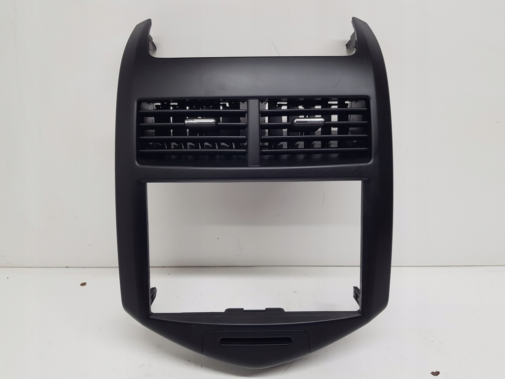 фото №1, Chevrolet aveo t300 панель рамка радіо 2011-