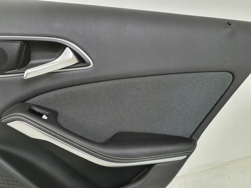 фото №3, Оббивка обшивка двері правий задня mercedes w176