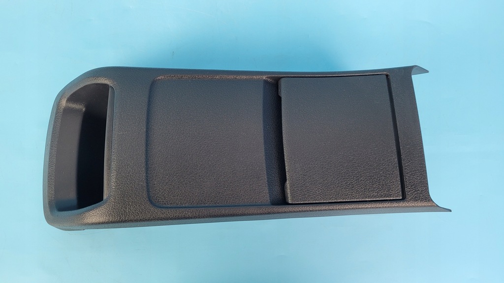 фото №9, Mercedes x247 glb 200 23r бардачок тунель задня port usb a2478207702