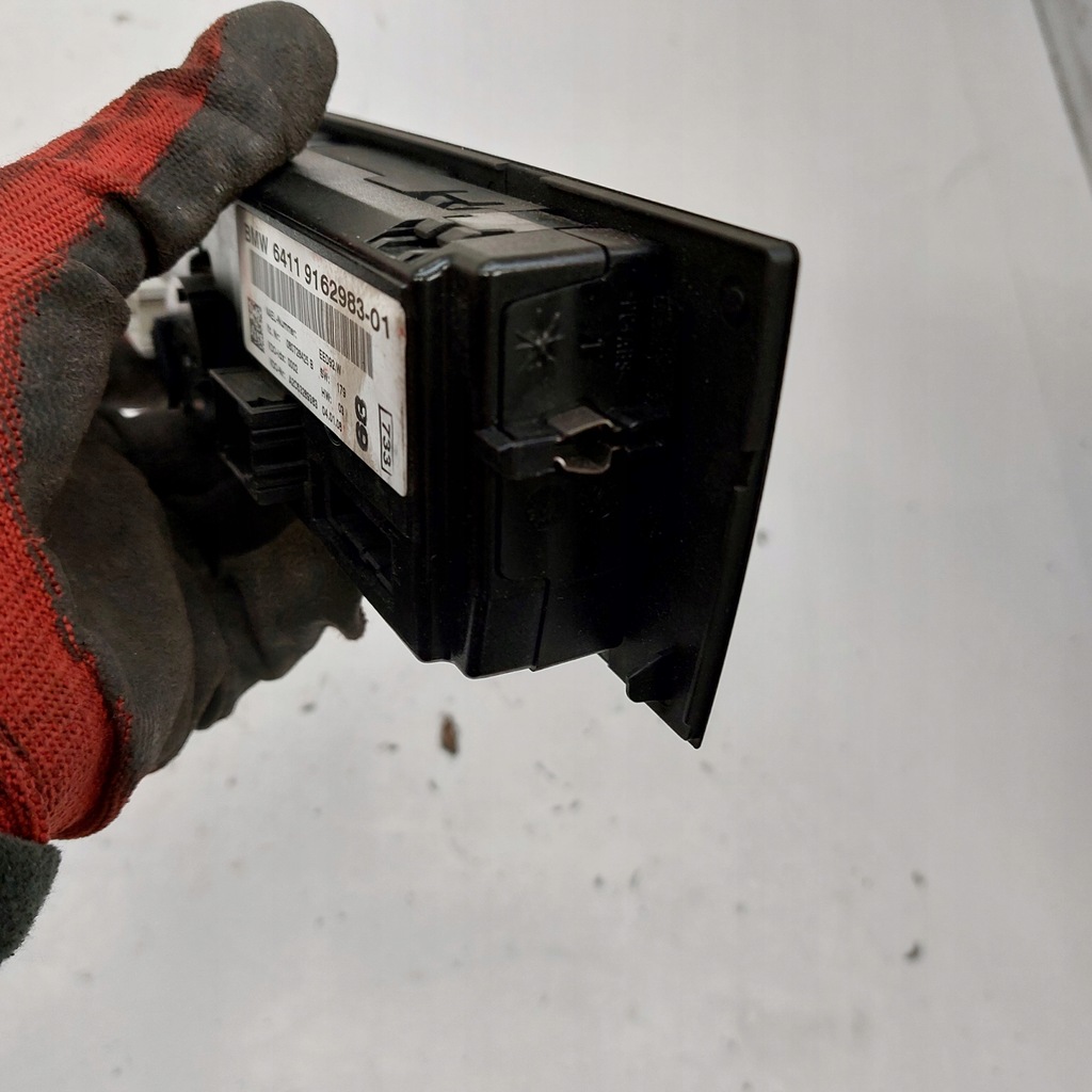 фото №12, Bmw 1 e87 панель обдув кондиціонера 9162983-01