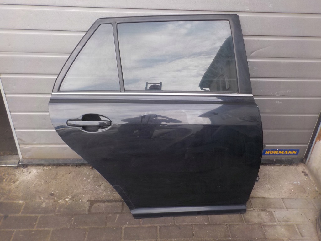 Купить Правое задние дверь toyota avensis t25 43r00048