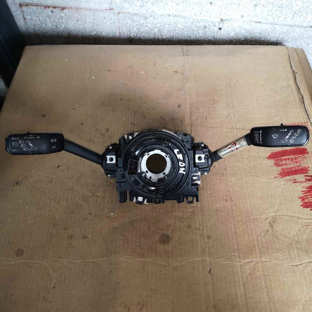 фото №1, Переключатель комбинированный рычаг volkswagen оригинальный номер 5q0953507gd