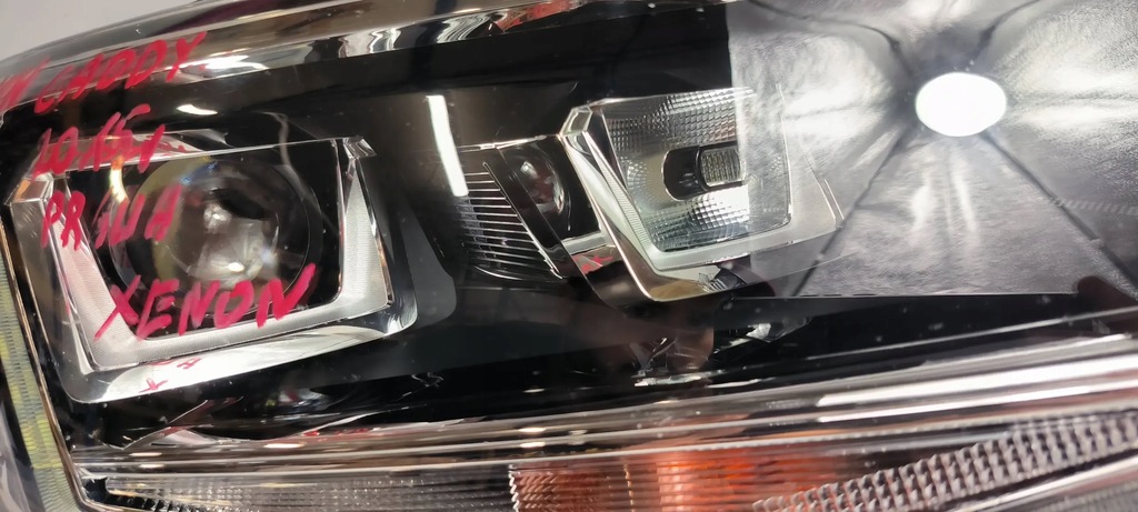 фото №9, Лампа правая передняя vw caddy iii 2k1941032a