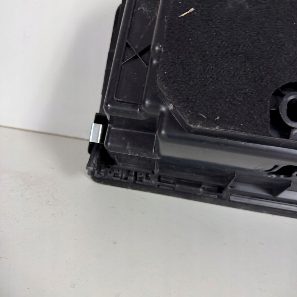 Полиця нижня багажника бардачок коробка volkswagen touran оригінальний номер 1t0867705h Оригінал