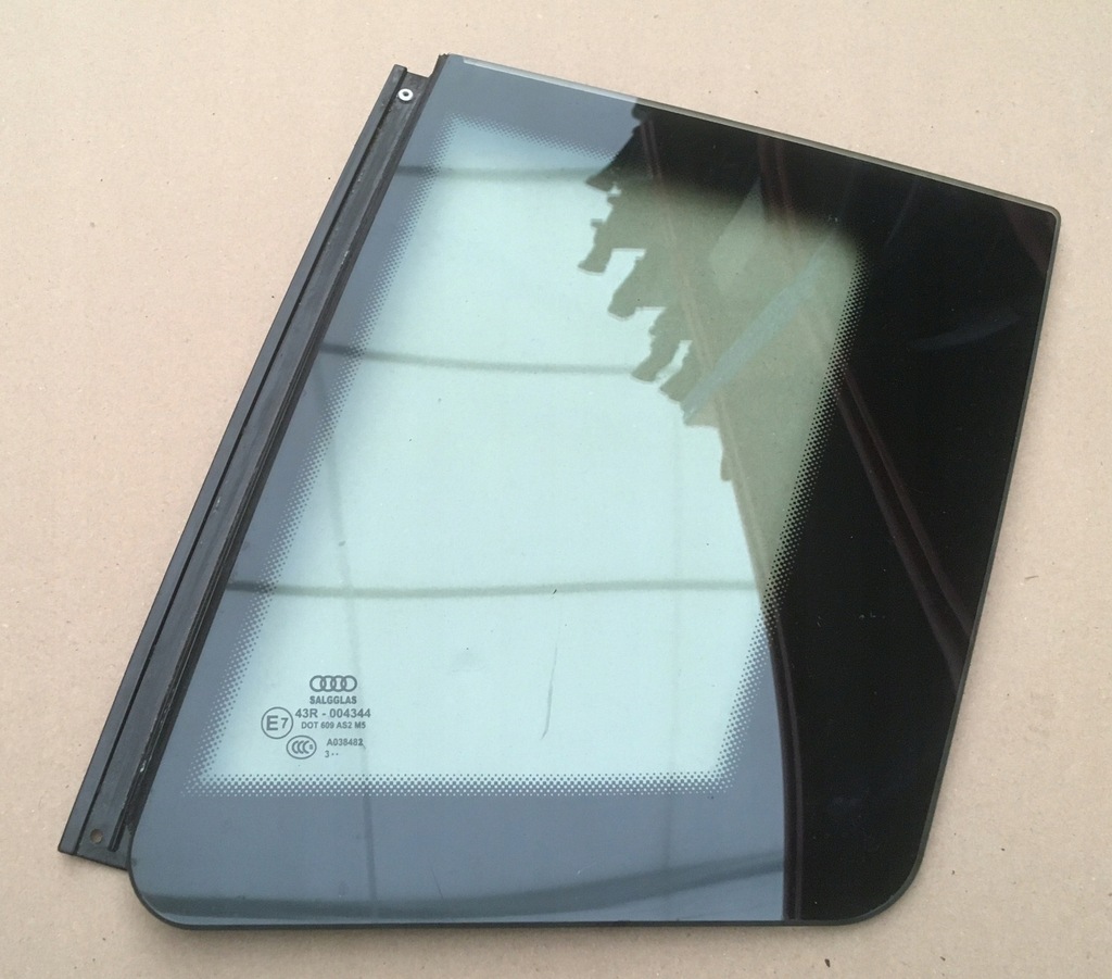 фото №1, Audi r8 420 стекло кузовная левая
