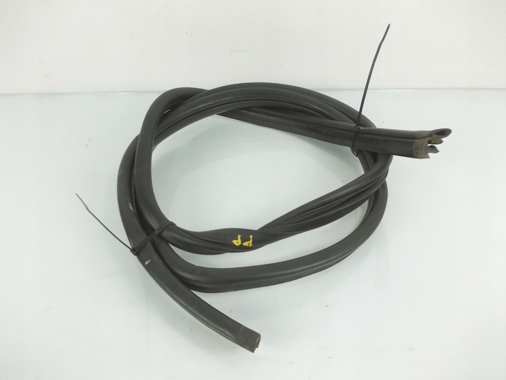 фото №1, Прокладка дверь правый перед hyundai i20 08-14