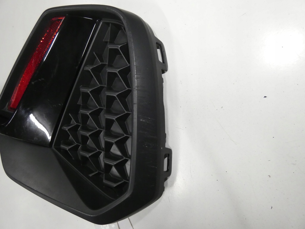 фото №9, Решётка бампера audi a-1 82a задняя правая 61.