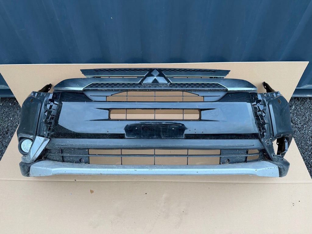 фото №1, Бампер решётка радиатора mitsubishi outlander iii lift 2015- оригинал