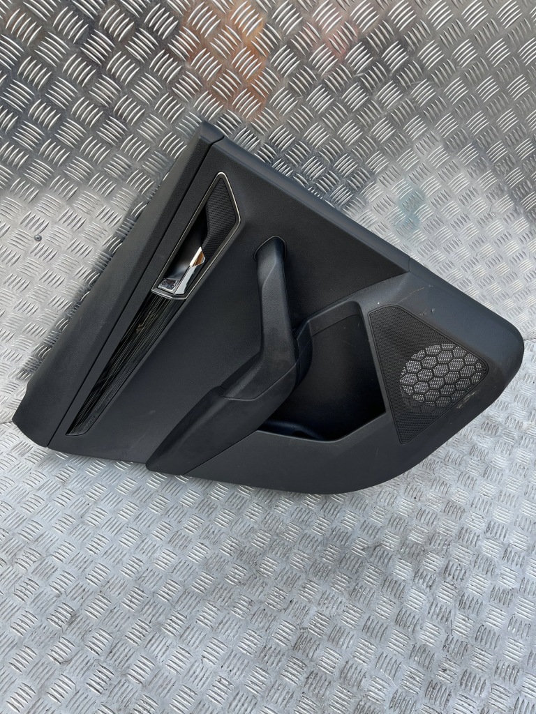 фото №2, Обшивка дверь задняя левый skoda karoq