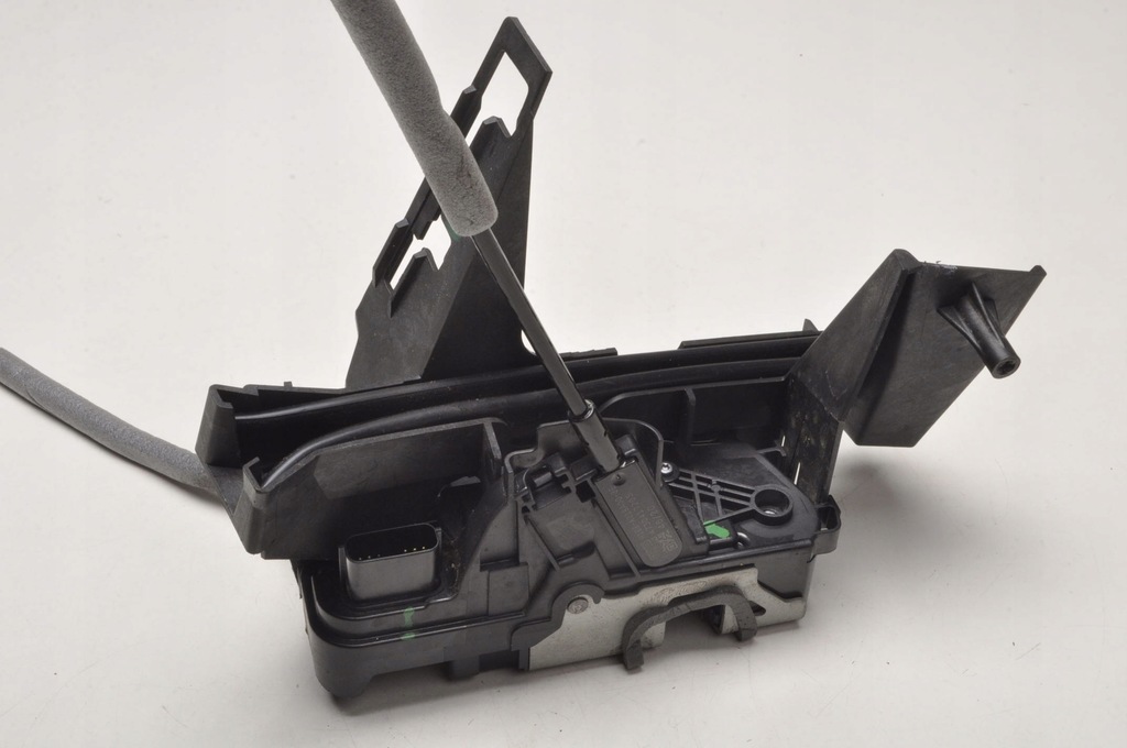 фото №7, Ford fiesta mk8 замок двері лівий задня 6 pin