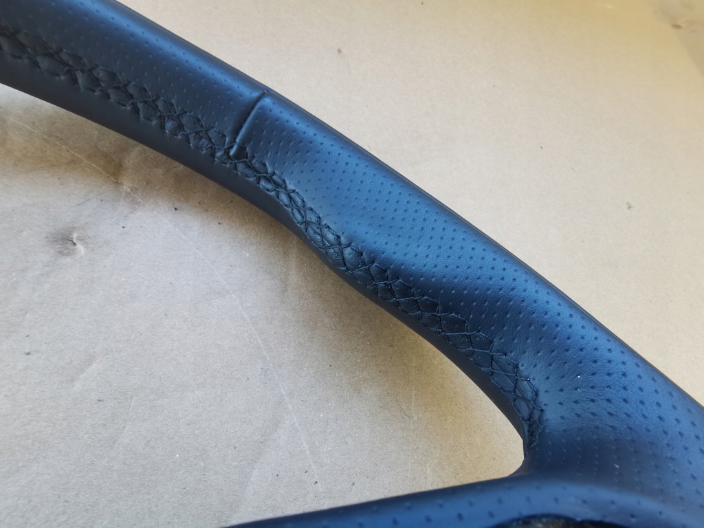 фото №13, Jaguar f-pace - воздуховод кожаный