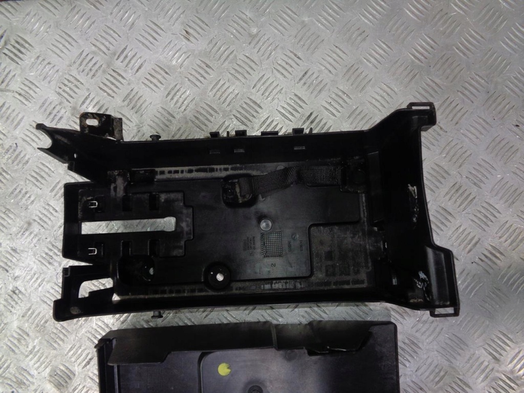 Корпус основа акумулятор комплект  opel insignia 1 a 2008- 13254961 12772396 Зі Шроту