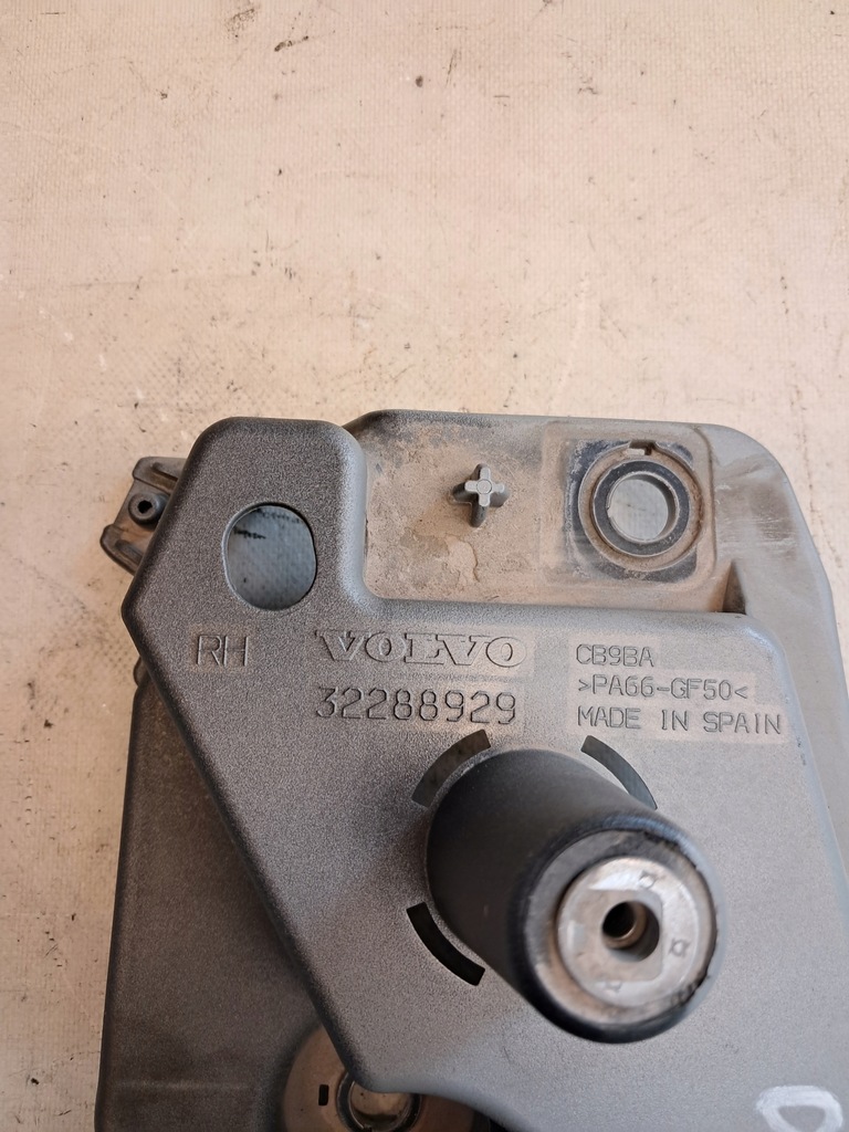 фото №9, Напрямна кронштейн крила правий перед xc60 ii 32288929