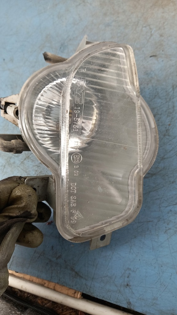 фото №1, Свет противотуманные правое перед volvo v70 ii