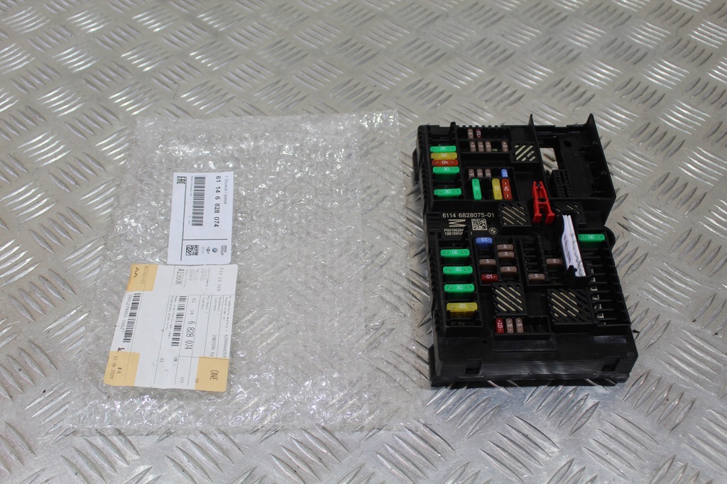 фото №1, Коробка запобіжників bmw x3 g01 6828075