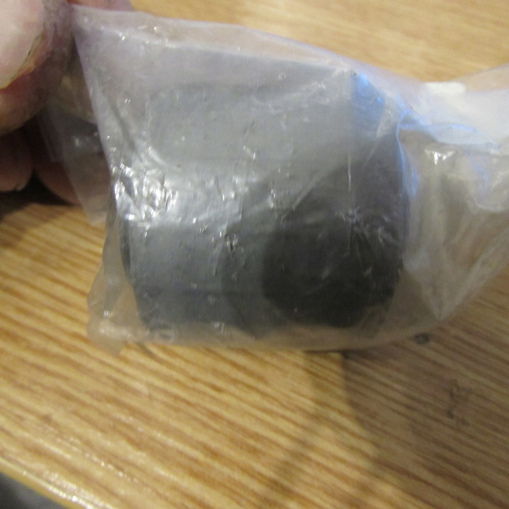 фото №1, Втулка амортизатора перед toyota 4 runner