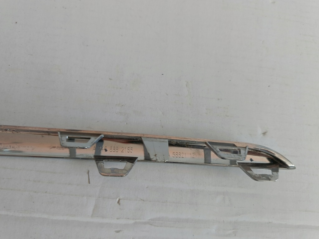 Хром решітка a2468882185 mercedes w246 Зі Шроту