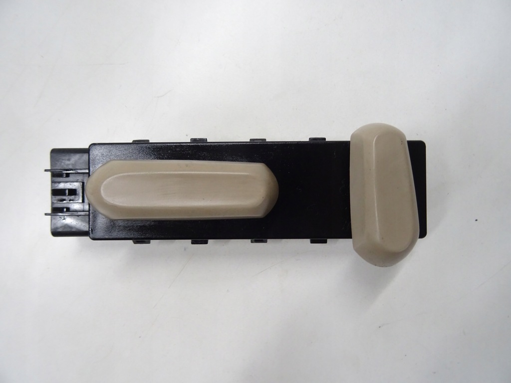 фото №1, Opel insignia a панель регулировка сиденье левый перед