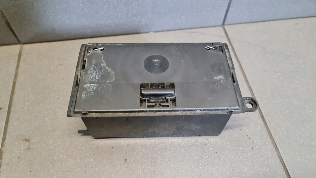 фото №1, Бардачок туннель audi a8 d2 eu 4d1863075q