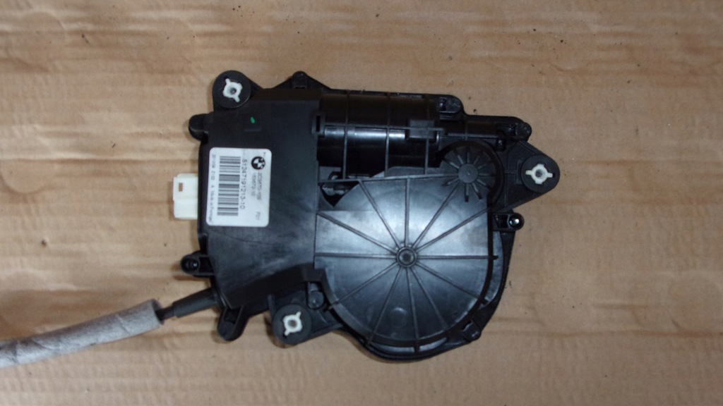 фото №1, Замок доводчик замка задний крышки bmw 7 fo1