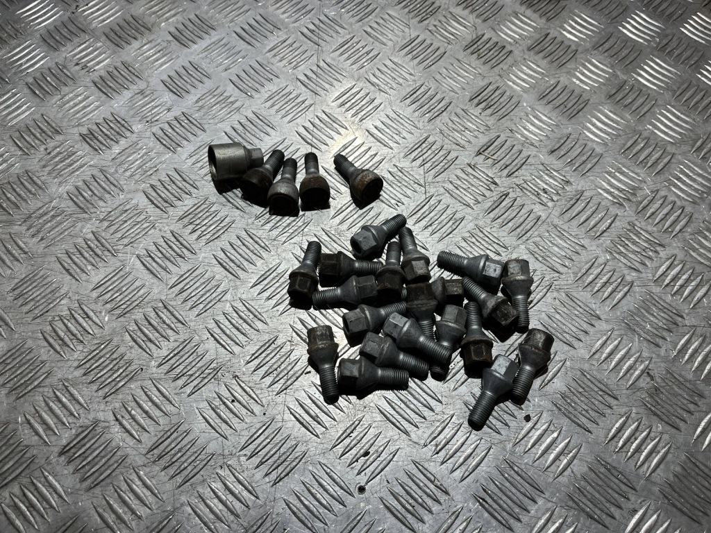 Купить Болты koł секретки renault captur 2 19-