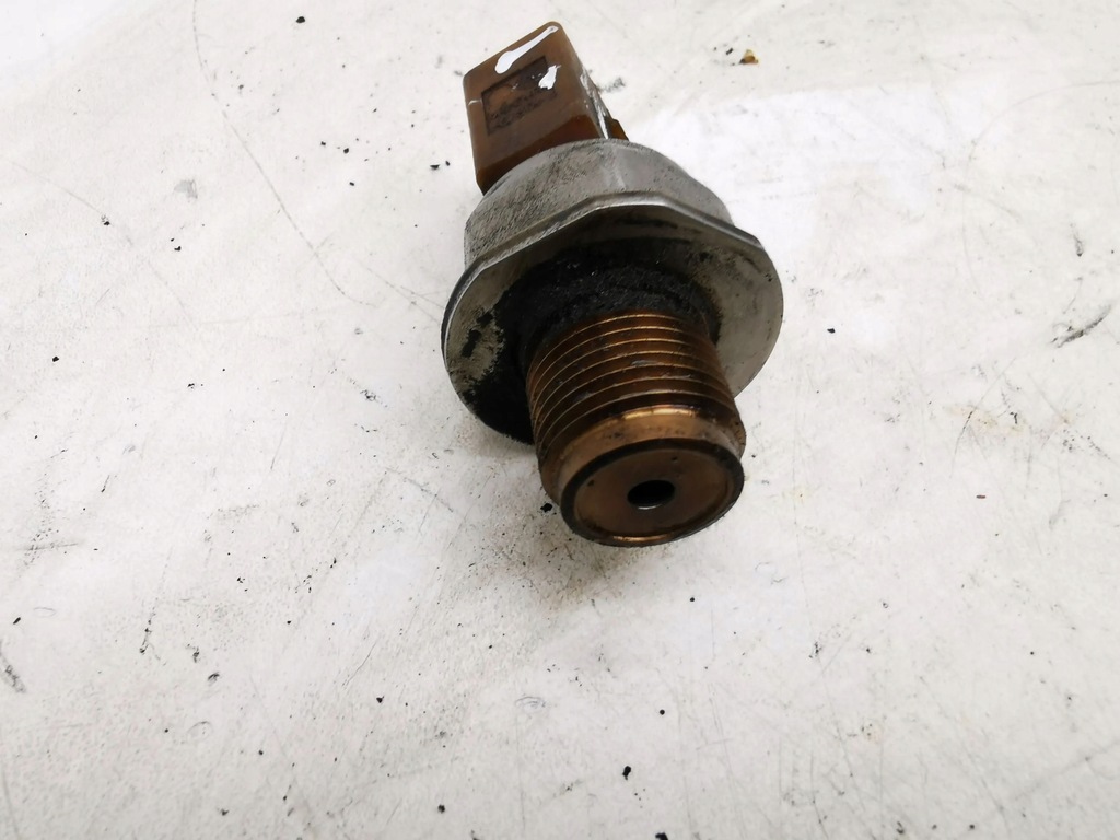 фото №6, Volkswagen passat b6 2010 датчик давления топлива