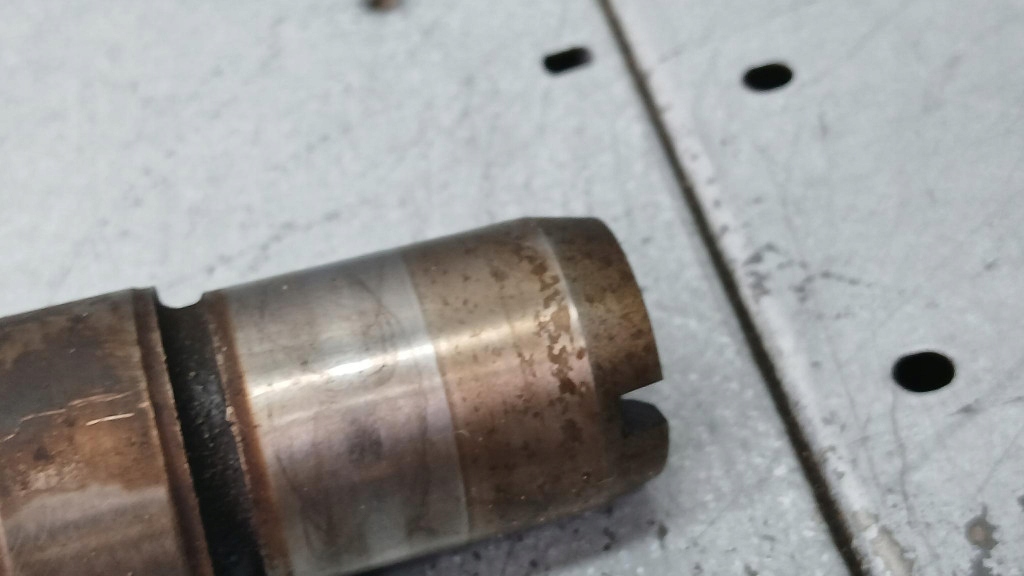 фото №6, Вал розподільного валу volvo v70 1001835