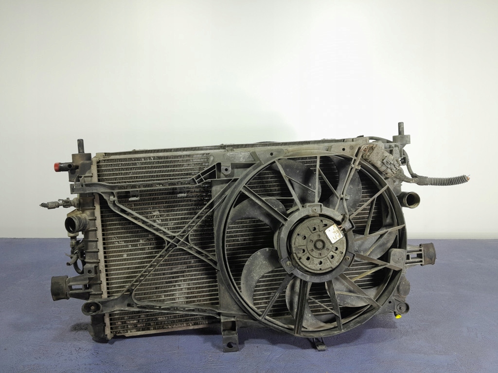 Купить Opel zafira b 1.8b 140 km радиатор воды кондиционера вентилятор