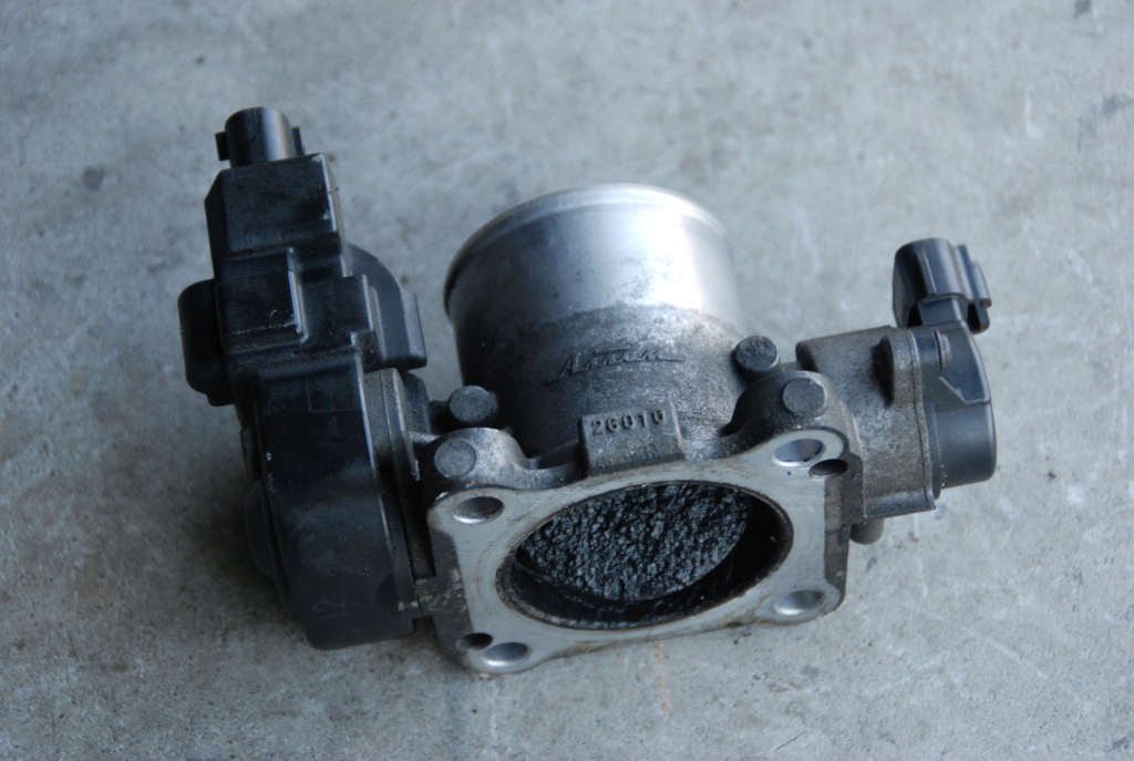 фото №1, Дросельна заслінка 192300-2010 toyota rav4 iii 2.2d4d