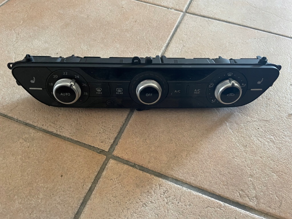 фото №1, Панель управление audi a4 8w0820043q